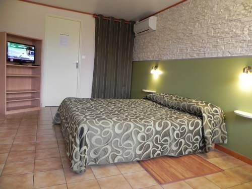 Hotel Les Pins : Hotel proche de Lesparre-Médoc