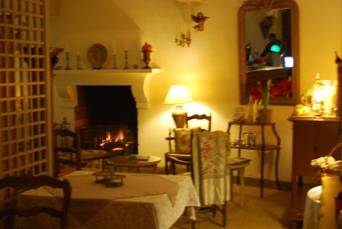 Auberge le Luberon : Hotel proche de Lagarde-d'Apt