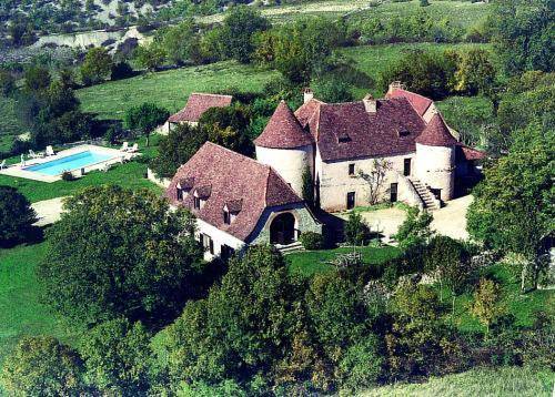 Hôtel Restaurant Les Vieilles Tours : Hotel proche de Couzou