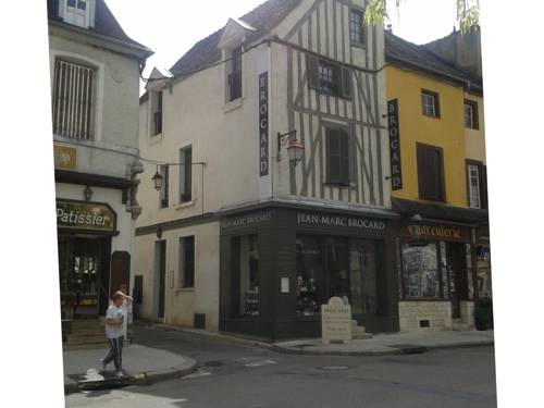 Les Chambres de Jean Marc Brocard : Appartement proche de Pacy-sur-Armançon