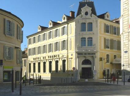 Hôtel de France : Hotel proche de Bonas