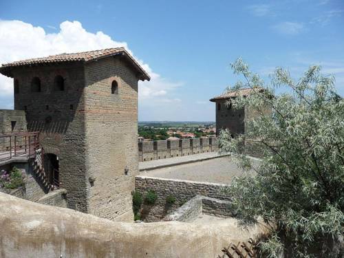 Le Logis des Remparts : Chambres d'hotes/B&B proche d'Alairac