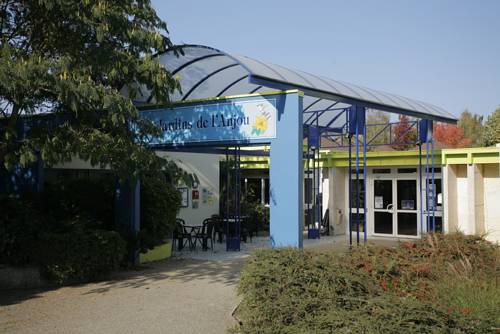 Inter-Hotel Les Jardins de l'Anjou : Hotel proche de Saint-Quentin-en-Mauges