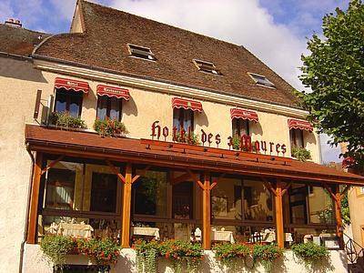 Logis Des Trois Maures : Hotel proche de Saint-Sernin-du-Plain