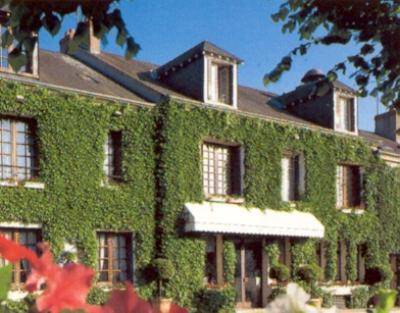 Logis Auberge Du Centre : Hotel proche de Feings