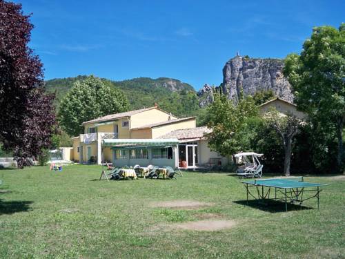 L'Oustaou : Chambres d'hotes/B&B proche de Moriez