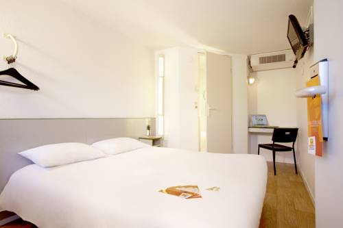 Premiere Classe Marseille Vitrolles Anjoly : Hotel proche de Martigues
