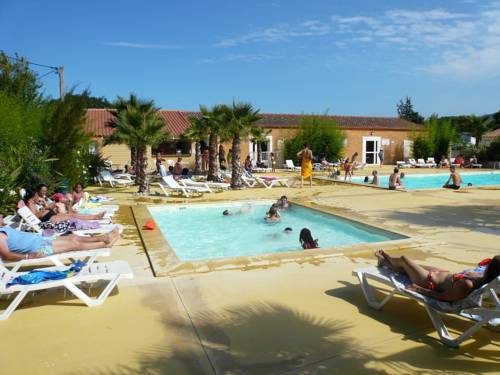 Camping La Pinède Enchantée : Complexe proche de Sorède