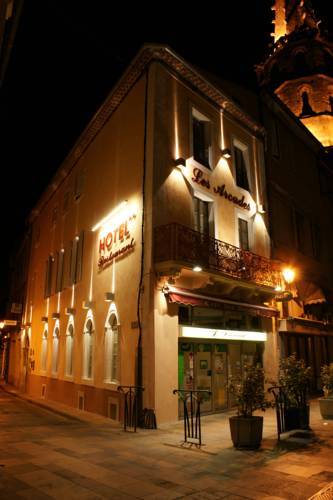 Les Arcades : Hotel proche de Saint-Martin-de-Villereglan