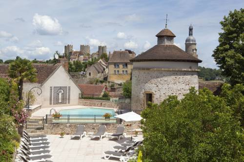 Logis Grand Hotel Montespan-Talleyrand : Hotel proche de Pouzy-Mésangy