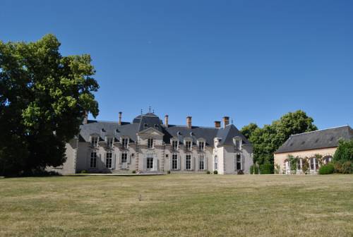 Chateau La Touanne : Chambres d'hotes/B&B proche d'Arrou