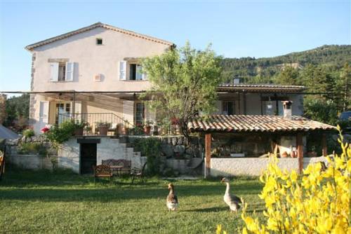 Les Hauts de L'Escoulaou : Chambres d'hotes/B&B proche de Moriez
