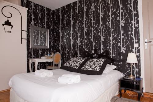 Château Varennes : Hotel proche de Yerres