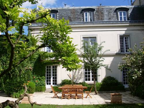 Chambres d'hôtes A La Villa Trianon : Chambres d'hotes/B&B proche de Vaucresson