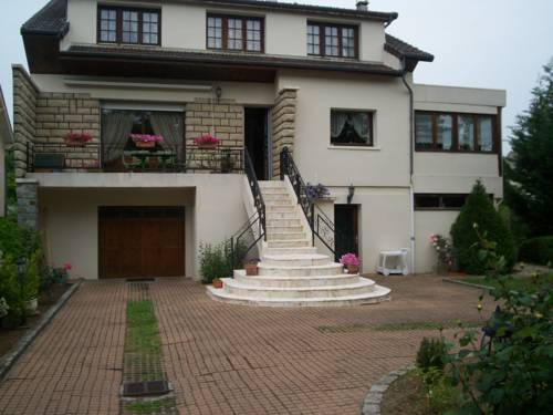 Les Magnolias : Chambres d'hotes/B&B proche de Moisenay