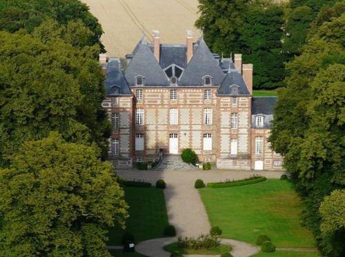 Château de Fleury la Fôret : Chambres d'hotes/B&B proche de Longmesnil