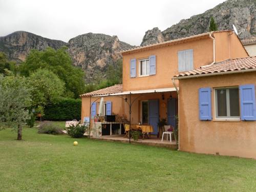 Chambre d'Hôtes L'Odalyre : Chambres d'hotes/B&B proche de Saint-Jurs