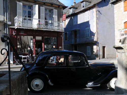 Le Petit Chou : Chambres d'hotes/B&B proche de Saint-Symphorien-de-Thénières