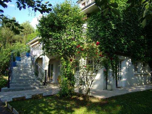 Studios Les Iris : Chambres d'hotes/B&B proche de Faverolles