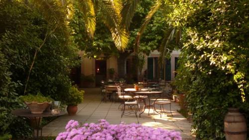 Hotel Beauséjour Les Palmiers : Hotel proche de La Cadière-d'Azur