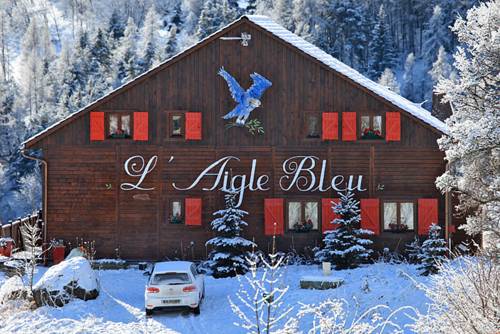 Chalet l'Aigle Bleu : Chambres d'hotes/B&B proche de Méolans-Revel