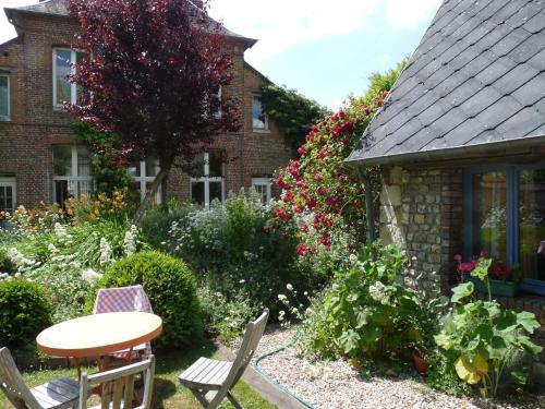 Chambres d'Hôtes L'Ecole Buissonnière : Chambres d'hotes/B&B proche de Saint-Antoine-la-Forêt