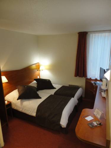 Kyriad Chantilly : Hotel proche de Saint-Maximin