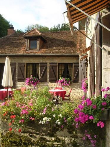 Hostellerie des Monts de Vaux : Hotel proche de Mièges