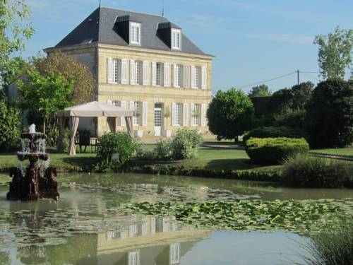 Château Beau Jardin : Hotel proche de Saint-Christoly-Médoc