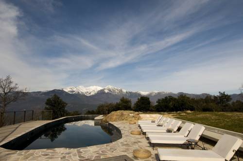 Can Rigall - Basecamp Pyrenees : Hotel proche de Taulis