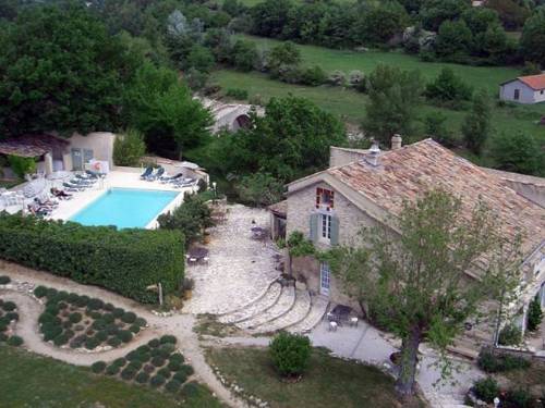 Le Mas Du Pont Roman : Hotel proche de Montjustin