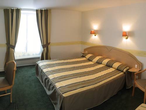 La boule d'or : Hotel proche de Saint-Benoît-la-Forêt