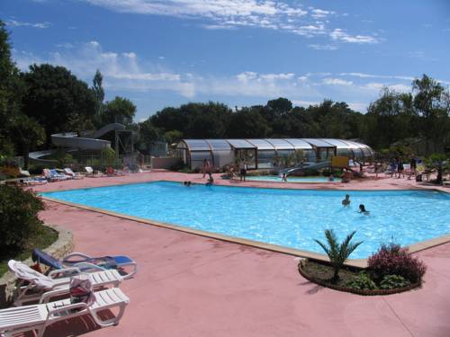 Camping de la Baie de Douarnenez : Complexe proche de Guiler-sur-Goyen