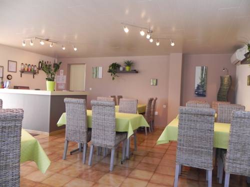 Hotel Les Pins : Hotel proche d'Anglade