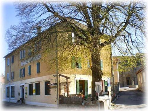 Chiff's Gîte Le Régourdier : Chambres d'hotes/B&B proche de Malons-et-Elze