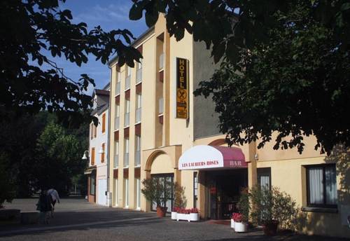 Hotel des Lauriers Roses : Hotel proche de Neuvelle-lès-Voisey