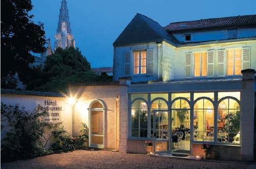 Hôtel Trianon et de la Plage : Hotel proche d'Angliers