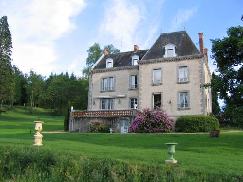 Domaine de Gaudon : Chambres d'hotes/B&B proche de Vertolaye
