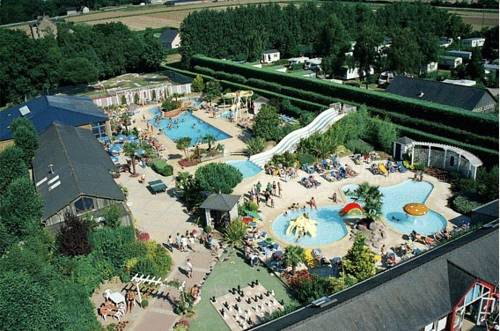 Camping Le P'tit Bois : Complexe proche de Tréméreuc