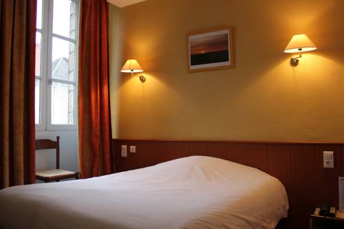 Inter Hotel Hostellerie de l'Europe : Hotel proche de Corn