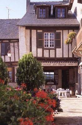 Logis L'Oustal Del Barry : Hotel proche de Villefranche-de-Rouergue