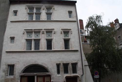 Les Trois Maillets : Chambres d'hotes/B&B proche de Fleury-les-Aubrais