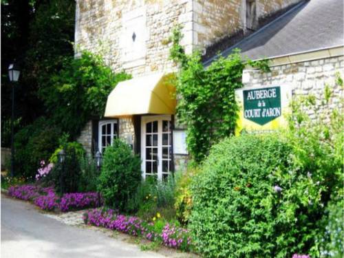 Auberge de la Court d'Aron : Chambres d'hotes/B&B proche de Sainte-Gemme-la-Plaine