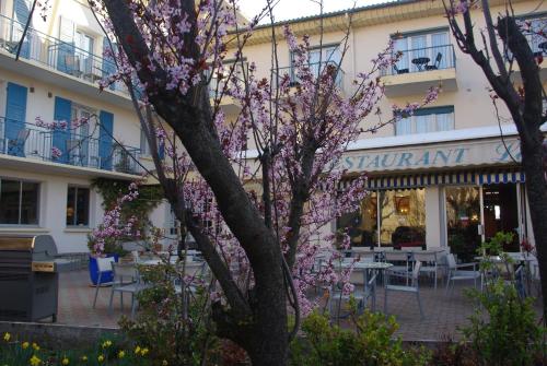 Hotel Le Clos : Hotel proche de Piégut