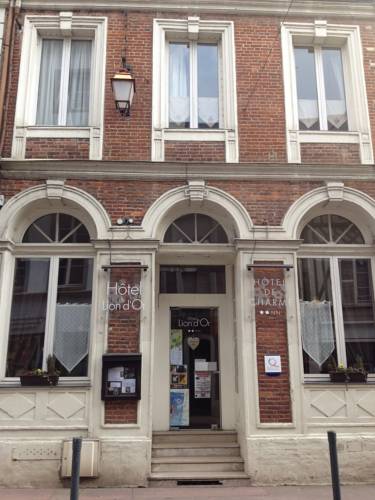Hôtel Le Lion D'or : Hotel proche de La Vespière