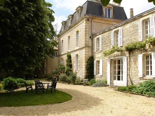 Chambres d'hôtes La Magnolière : Chambres d'hotes/B&B proche de Saint-Georges-de-Rex