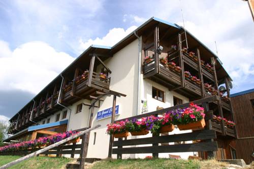 Hôtel Le Grand Chalet : Hotel proche de Mièges