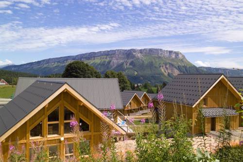 Madame Vacances Les Chalets Du Berger : Residence proche de Verel-Pragondran