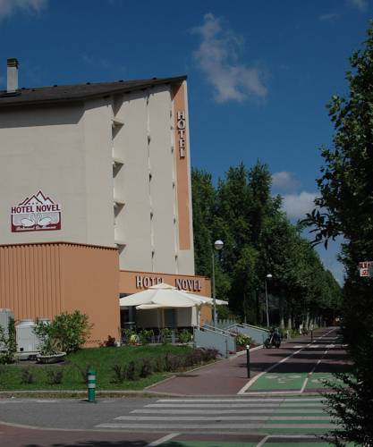 Logis Novel Restaurant La Mamma : Hotel proche de Épagny