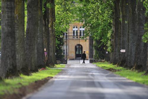Le Domaine Chateau du Faucon : Chambres d'hotes/B&B proche de Fleigneux